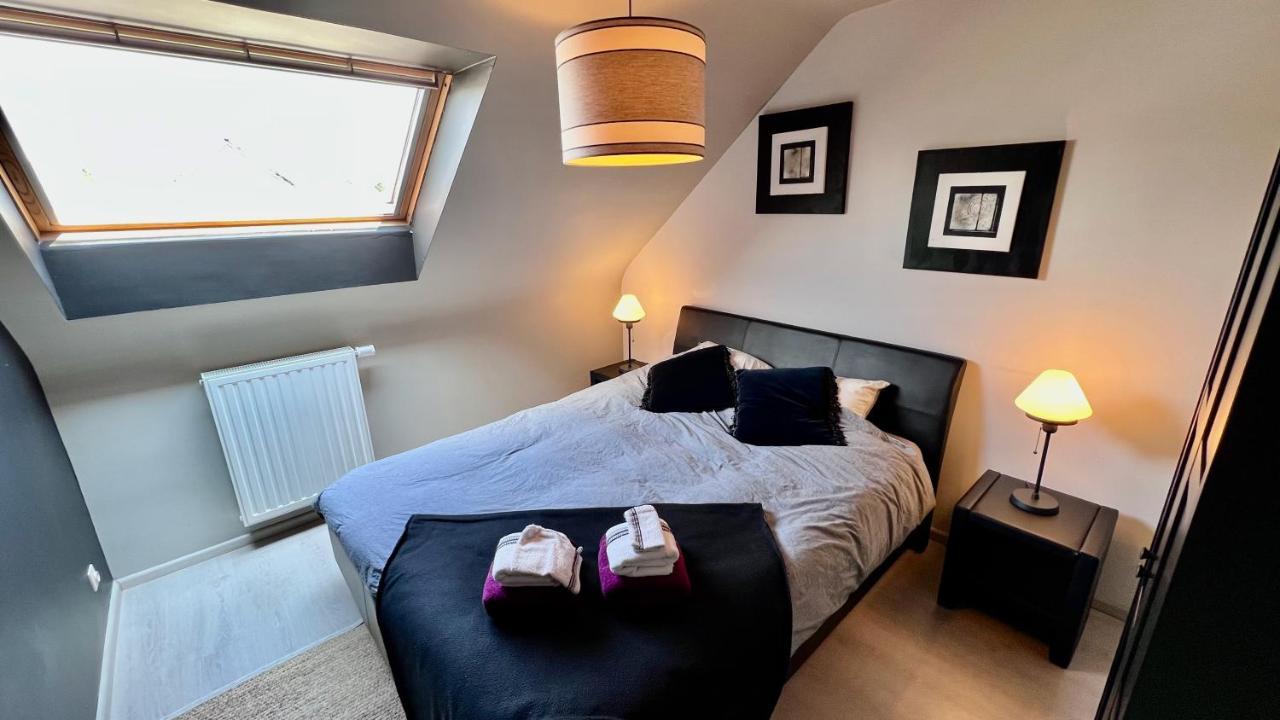 Loft En Duplex Avec Terrasse 3 Chambres Proche Pairi Daiza Mons Exterior foto