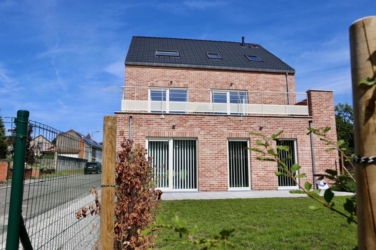 Loft En Duplex Avec Terrasse 3 Chambres Proche Pairi Daiza Mons Exterior foto